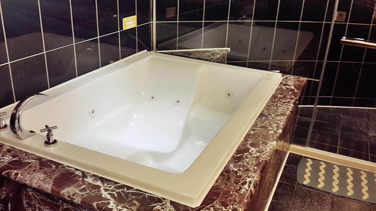 Jing Jing Holiday Hotel Kaohsiung Zewnętrze zdjęcie