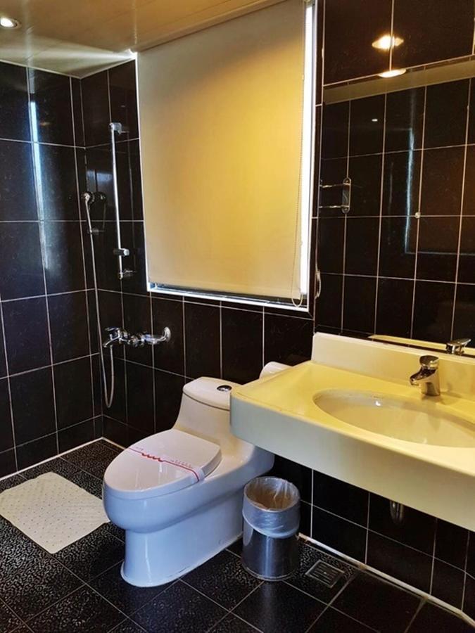 Jing Jing Holiday Hotel Kaohsiung Zewnętrze zdjęcie